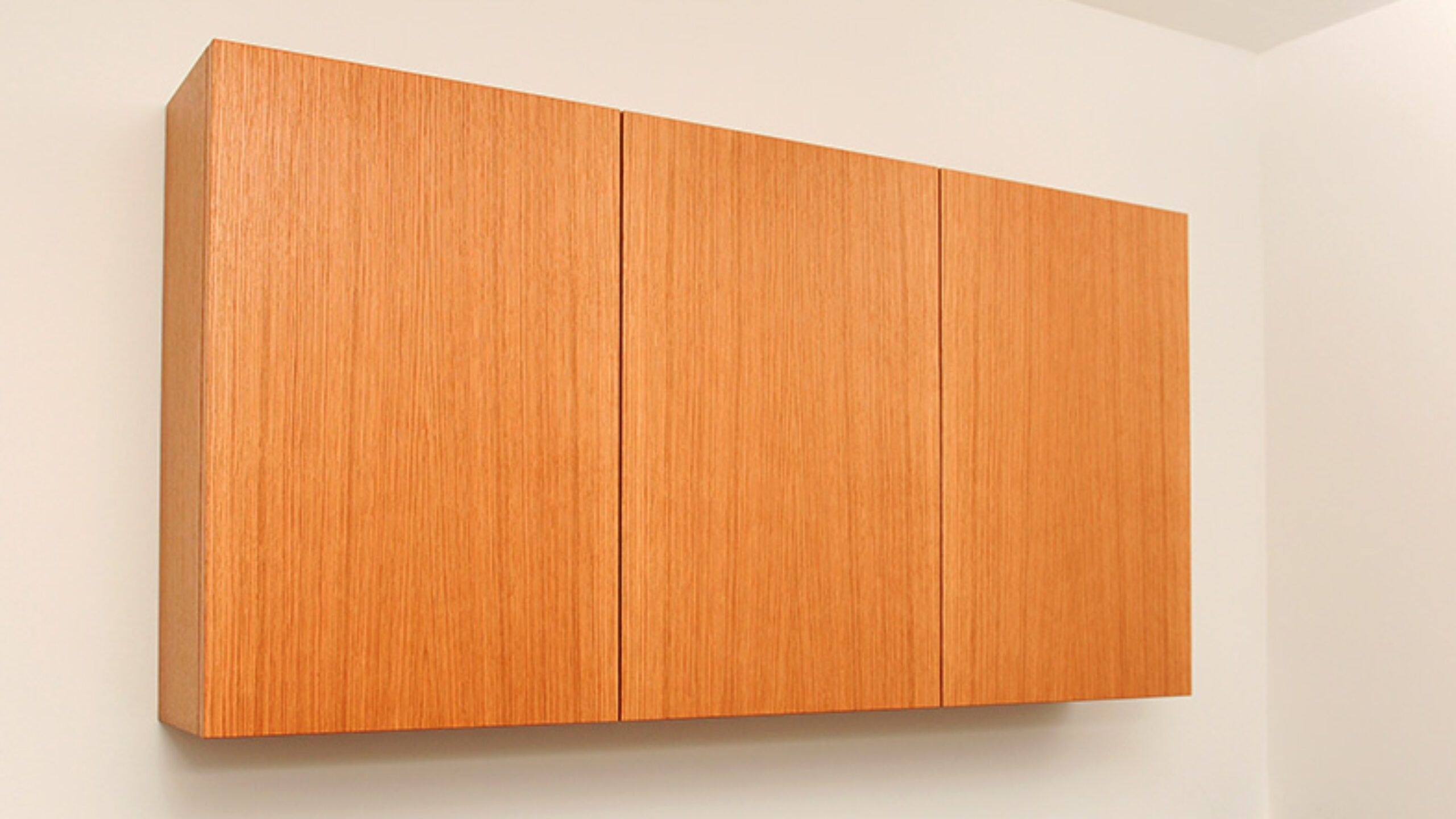 Schreinerei TEKO – München, Karlsfeld – Badmöbel Hängeschrank Eiche