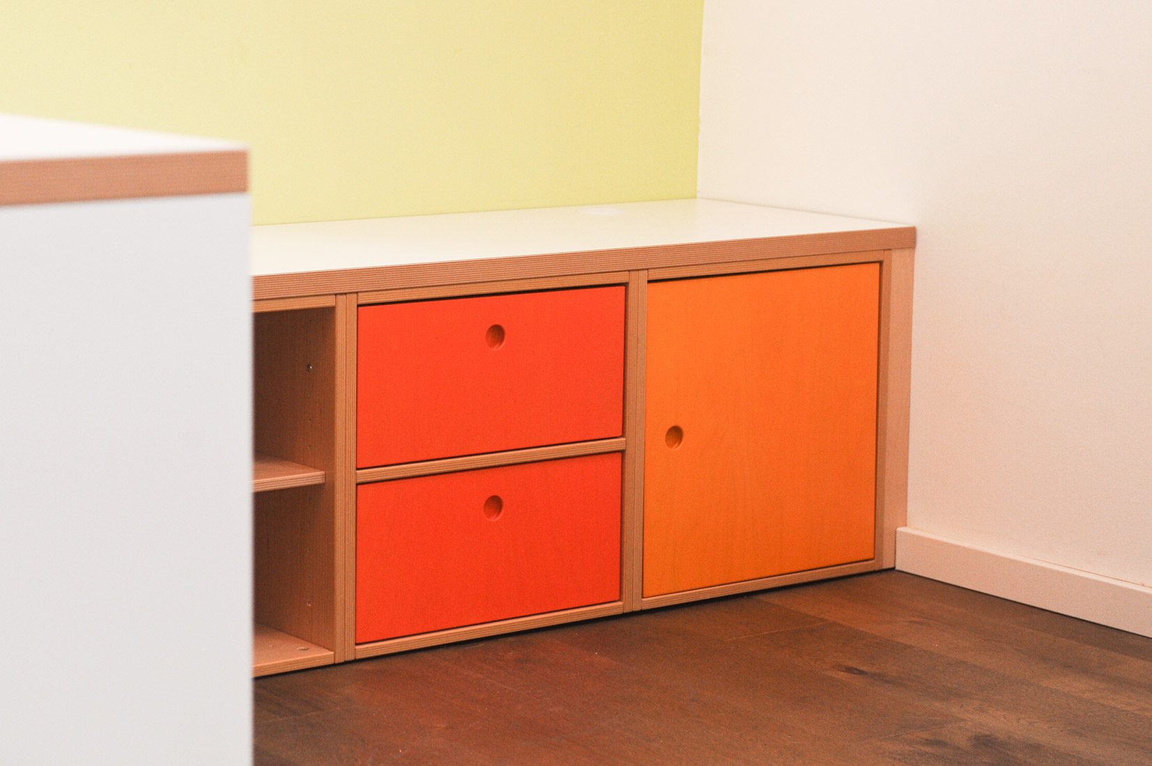 Schreinerei TEKO – München, Karlsfeld – Unterschrank mit Stauraum im Kinderzimmer