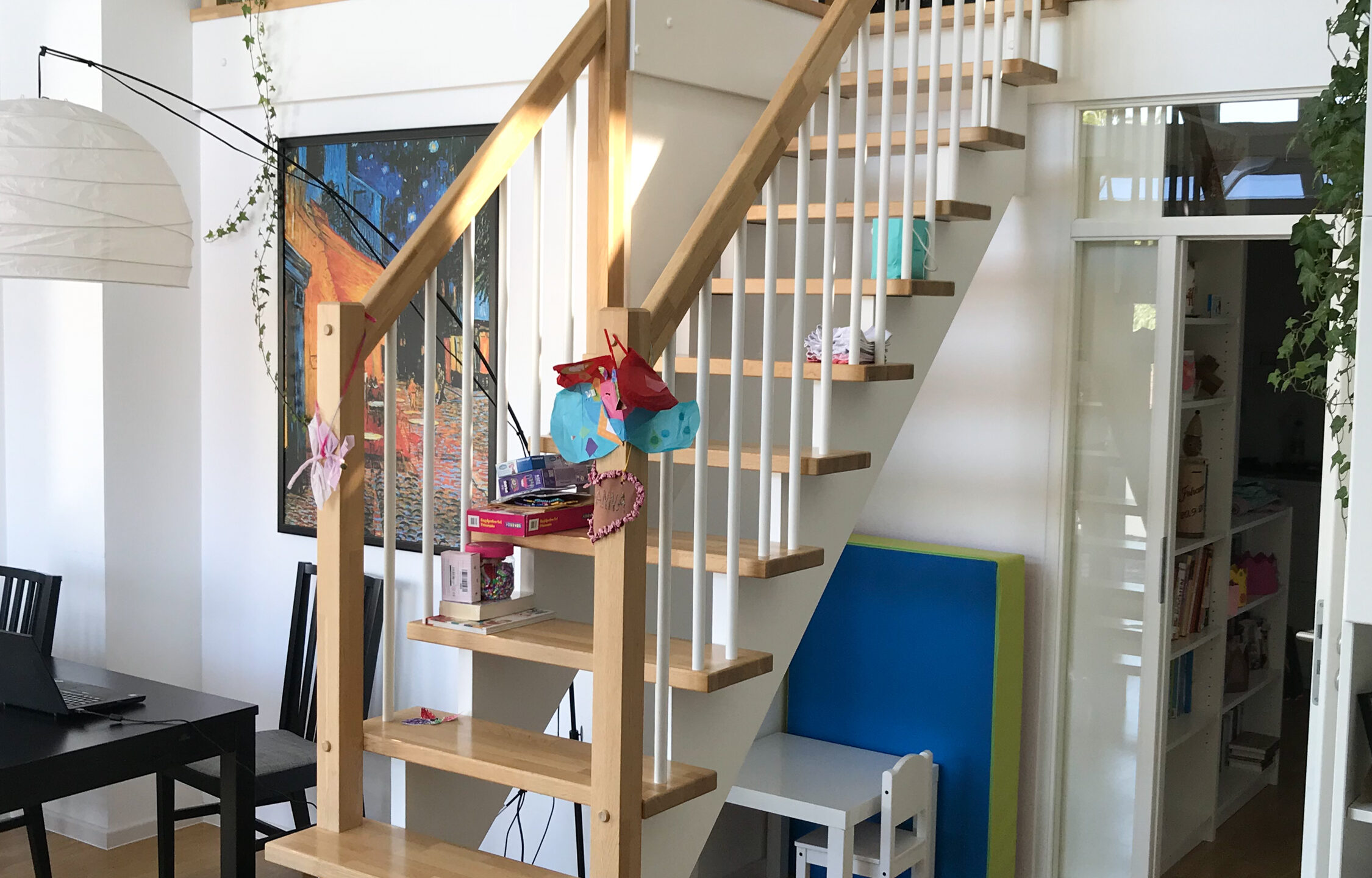 Küche und Raumspartreppe vorher Schreinerei TEKO - Schreiner München