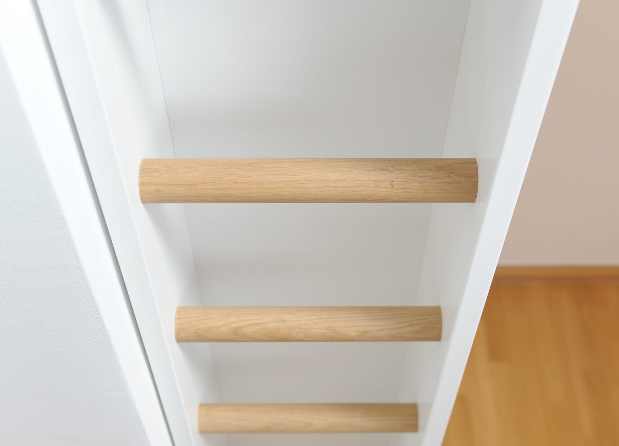 Hochbett Dachspitz Leiter Schreinerei TEKO - Schreiner München