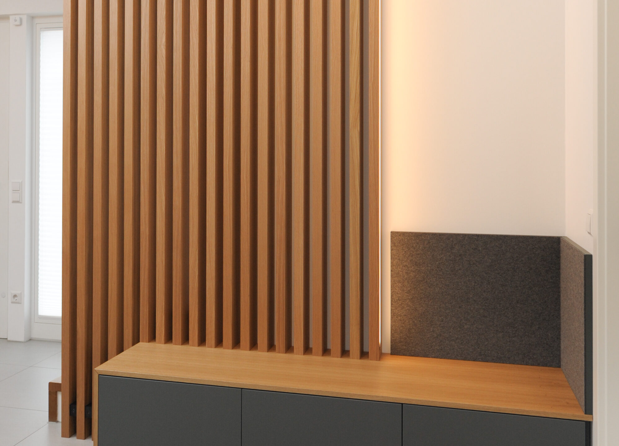 Garderobe Fenix gruen Eiche Schuhbank Schreinerei TEKO - Schreiner München